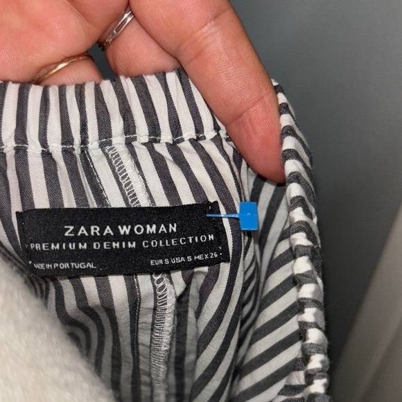 Zara Black and White Off-Shoulder Mini Dress - Picture 2 of 4